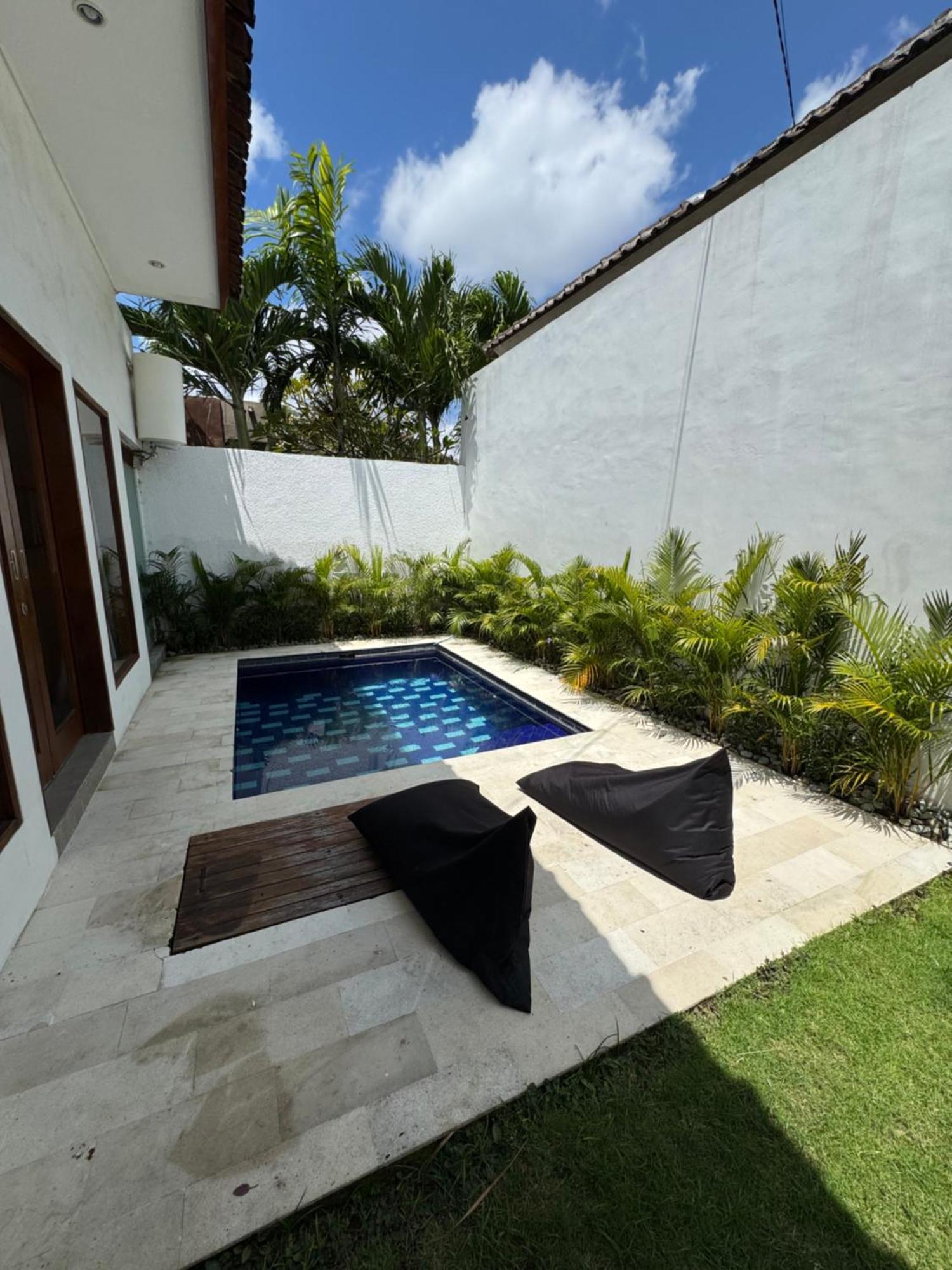 Kiki Village Bathtub Canggu Екстериор снимка