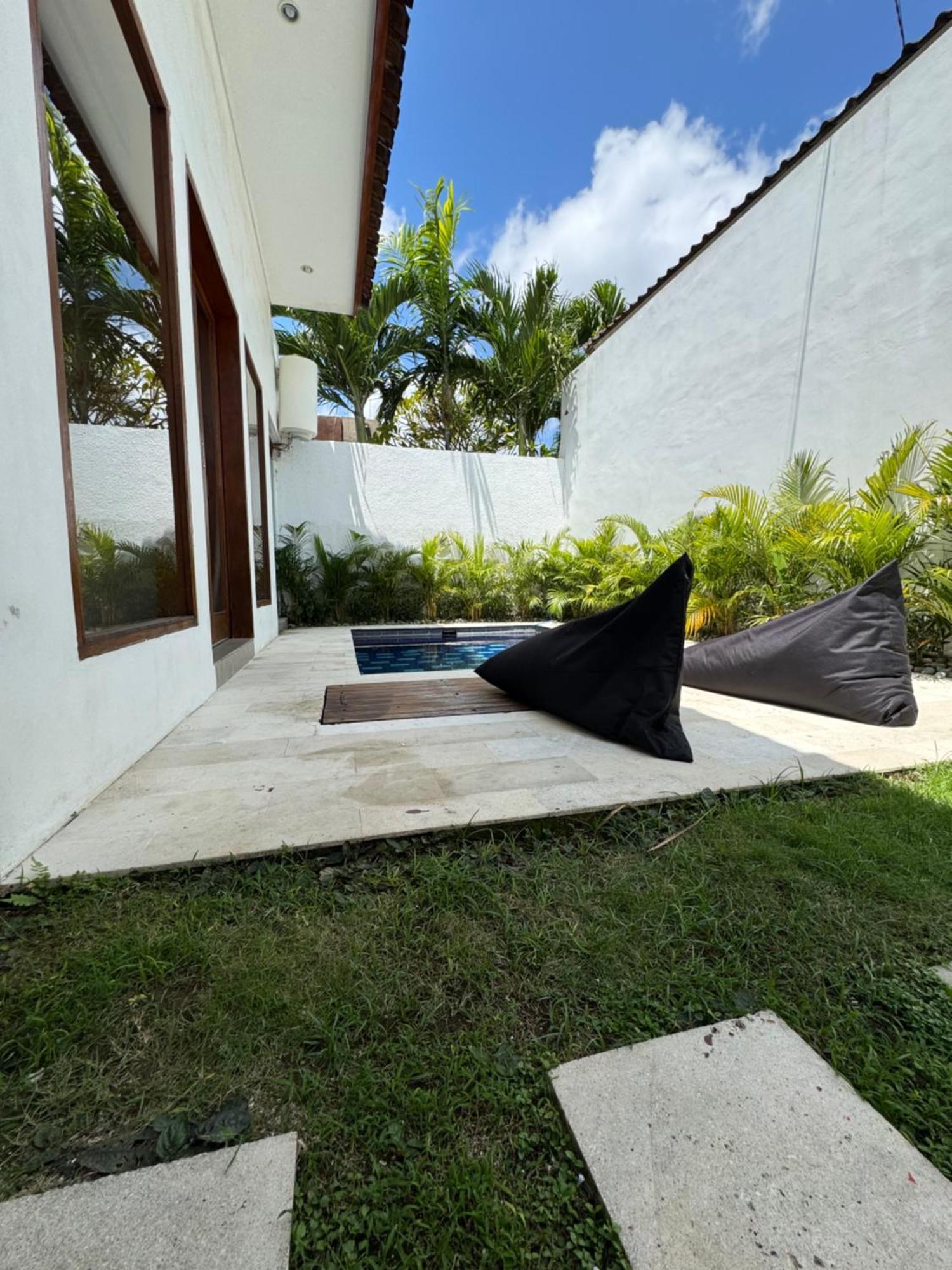 Kiki Village Bathtub Canggu Екстериор снимка